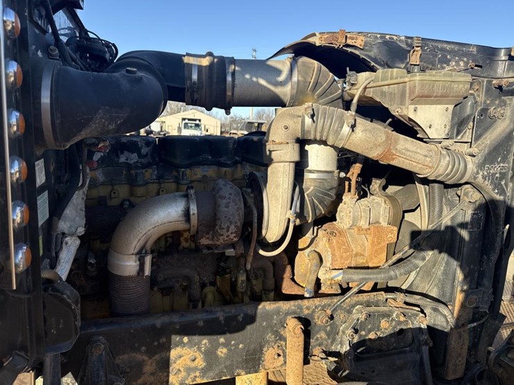 2008-peterbilt-388-image-15