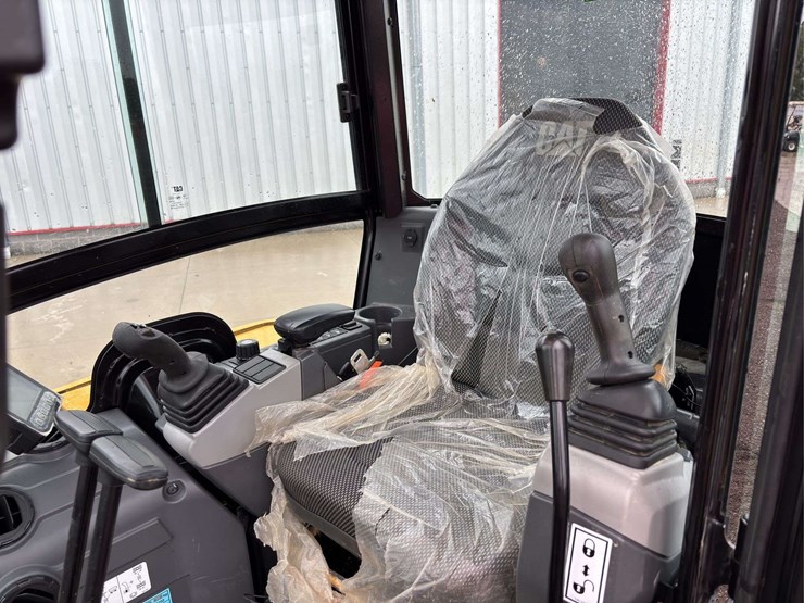 2023-caterpillar-303-image-37