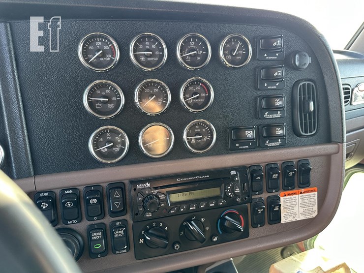 2014-peterbilt-386-image-24