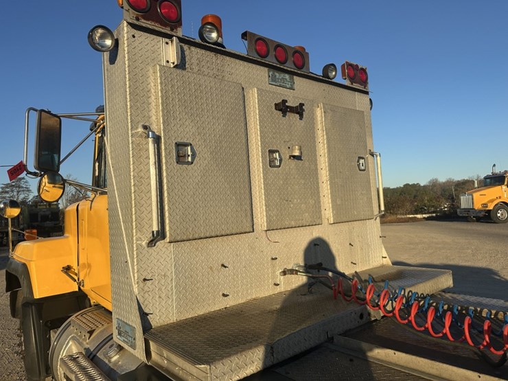 mack-rd688s-image-18