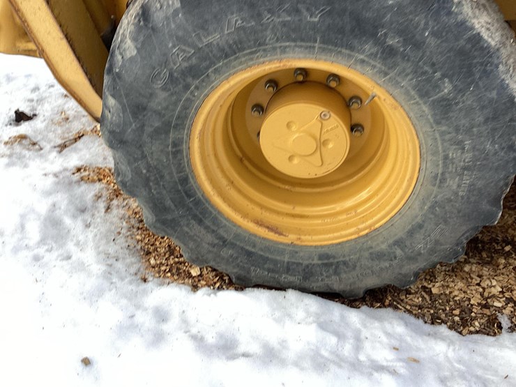 2020-john-deere-310-image-22