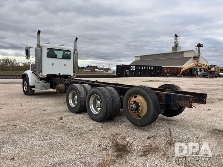 peterbilt-378-image-19