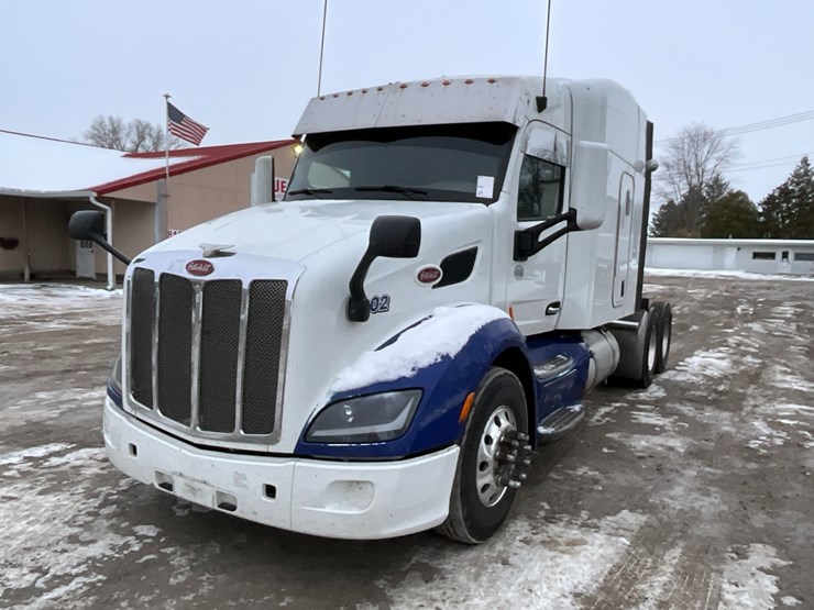 2015-peterbilt-579-image-4