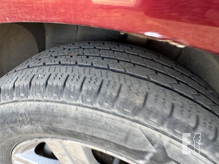 2010-chevrolet-traverse-image-25