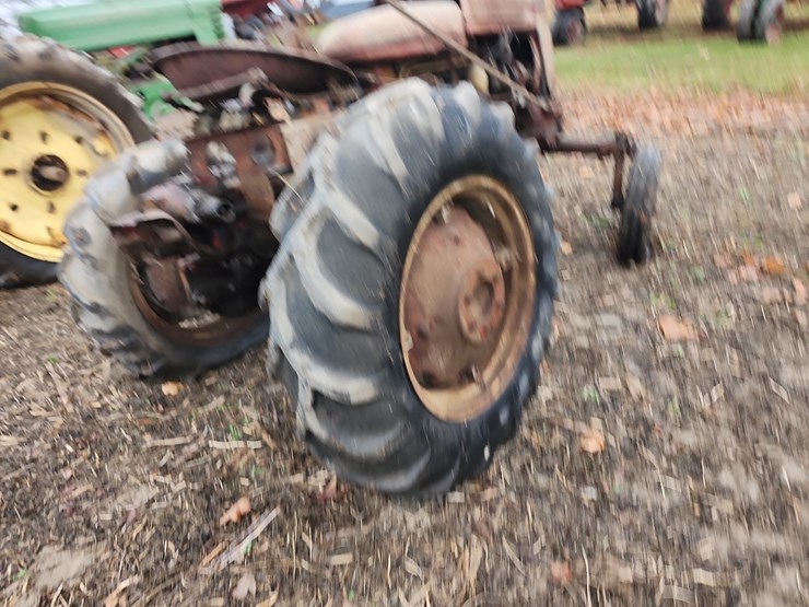 farmall-a-gas-tractor-image-7