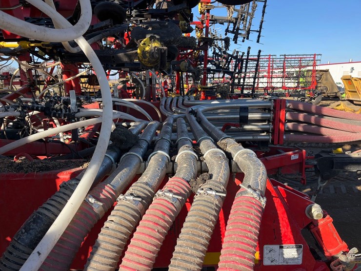 2016-bourgault-3320-66-image-91