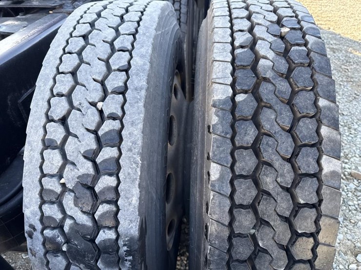 2012-peterbilt-389-image-106