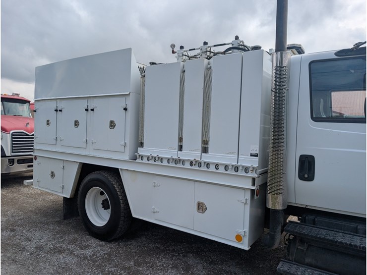 2005-international-durastar-4300-image-5