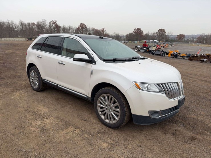 2012-lincoln-mkx-image-2