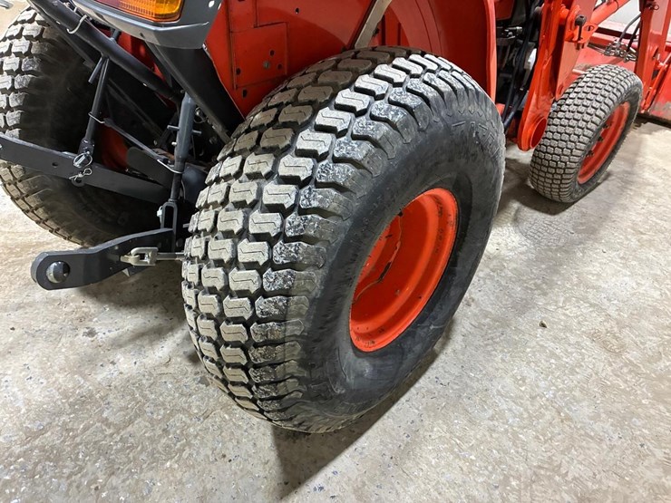 2022-kubota-l3902hst-image-17
