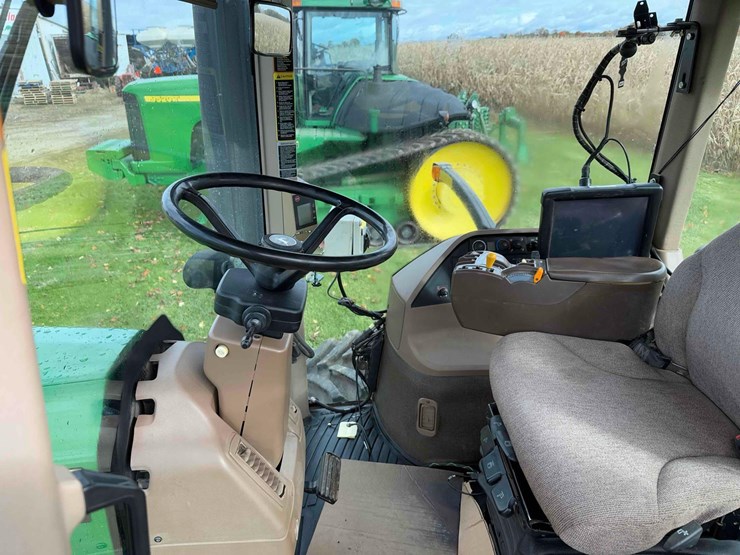 2005-john-deere-8520t-image-38