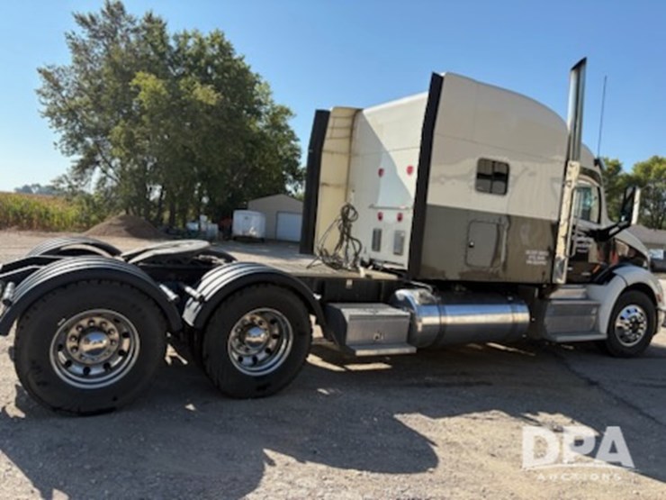 2016-peterbilt-579-image-6