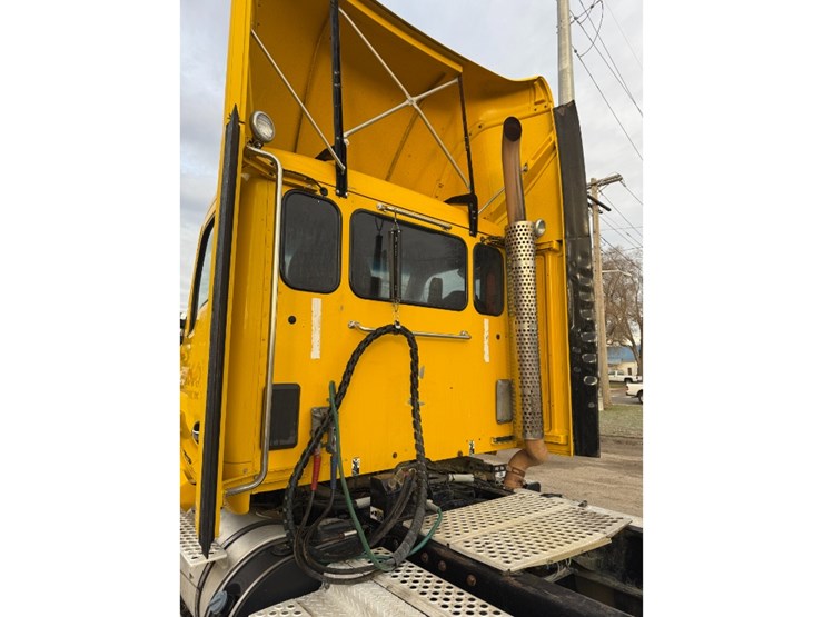 2019-kenworth-t880-image-12