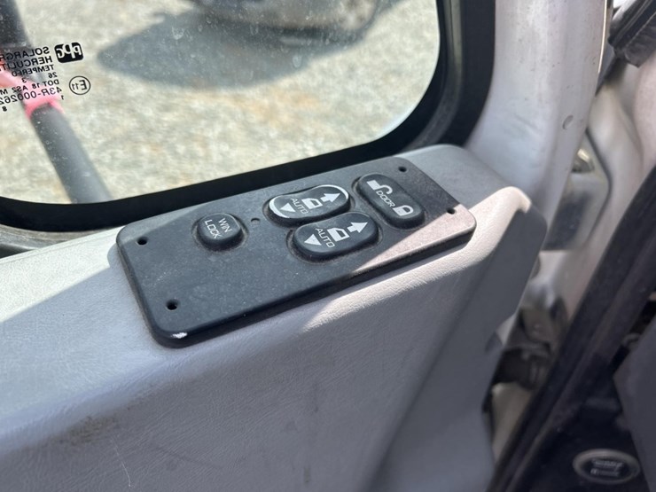 international-4000-image-110