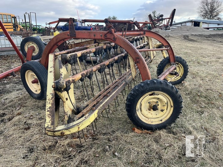 new-holland-260-image-1