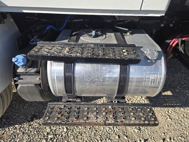 2022-international-mv607-image-14