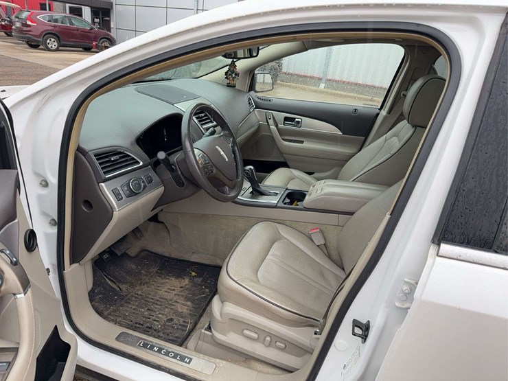 2012-lincoln-mkx-image-19