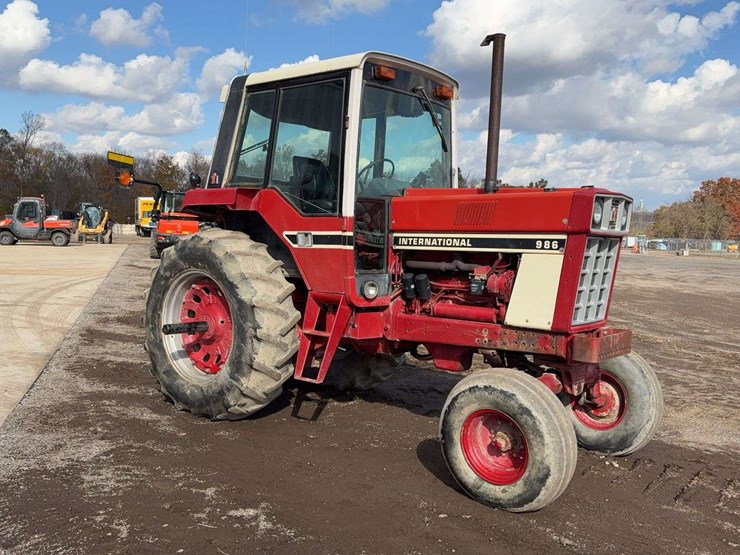 international-986-image-2