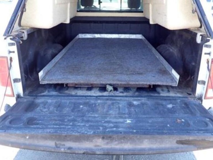 ram-1500-slt-image-35