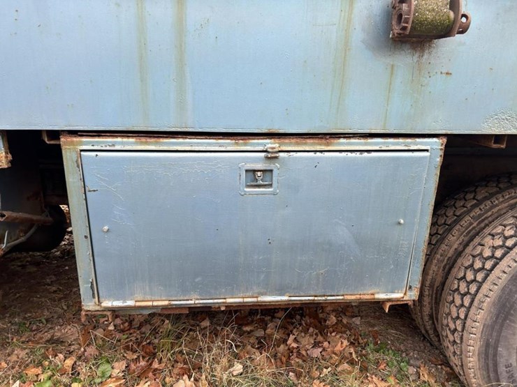 #1427-•-1989-autocar-flatbed-truck-image-11