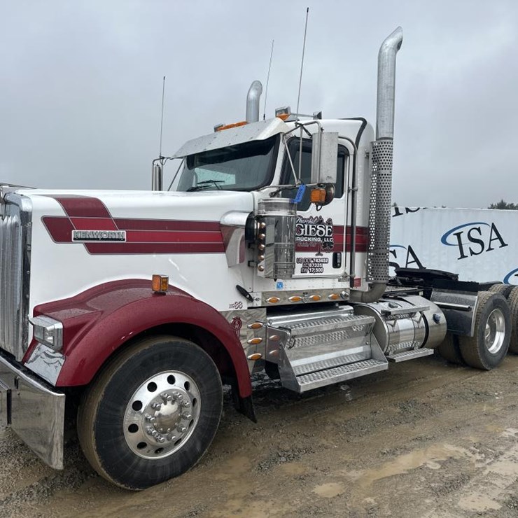 KENWORTH W900