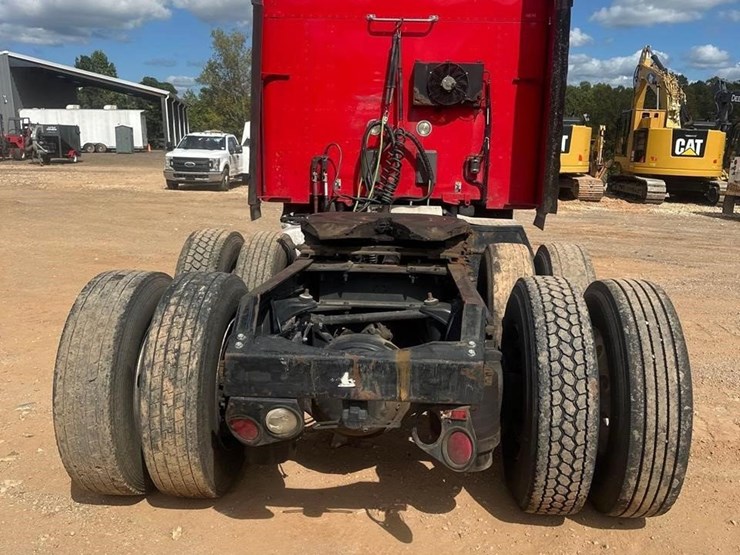 2016-peterbilt-579-image-5