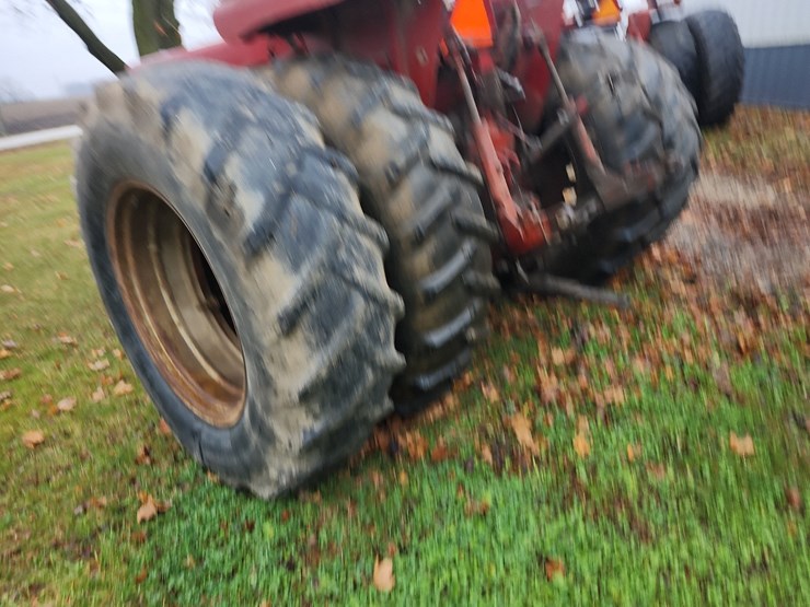 1969-ih-826-diesel-tractor-image-6