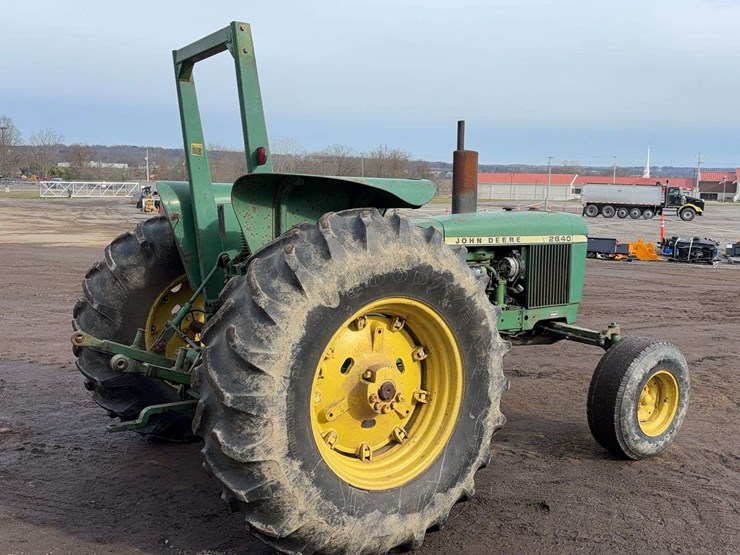 john-deere-2640-image-3