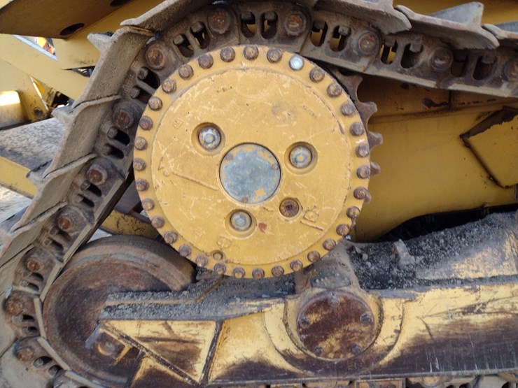 caterpillar-d6t-xl-image-34