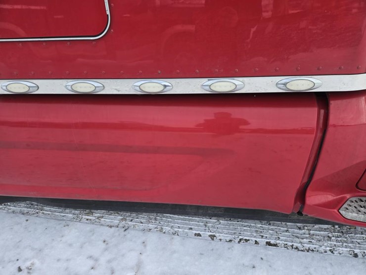 2017-peterbilt-579-image-23