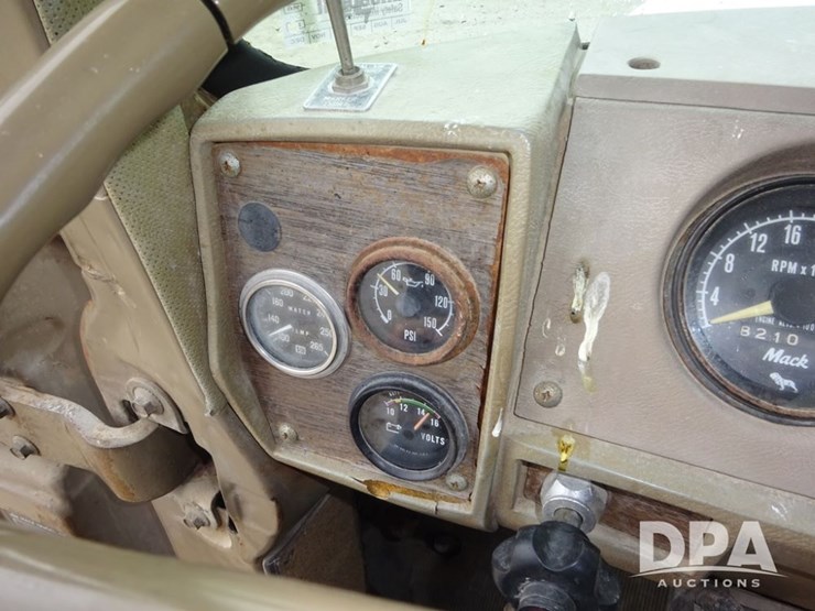 mack-r686st-image-91