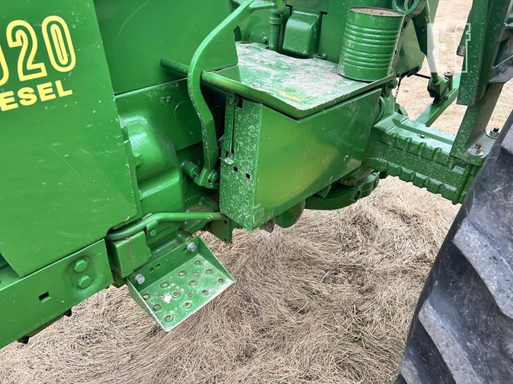 john-deere-3020-image-30