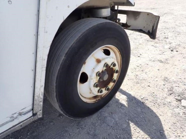 2013-freightliner-mt55-image-36