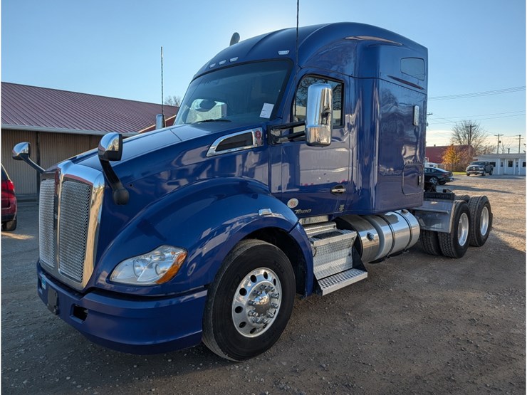 2020-kenworth-t680-image-1