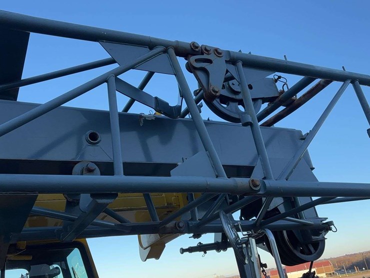 1993-grove-tms700b-image-36