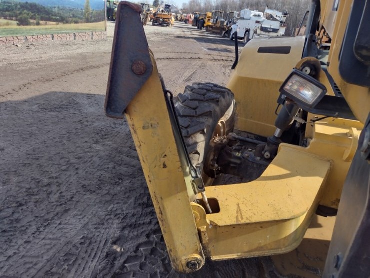 caterpillar-tl1055c-image-17