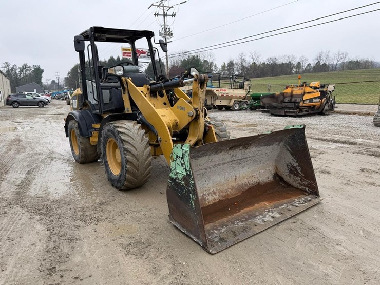 2015-caterpillar-908h2-image-7