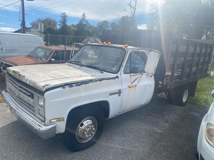 1988-chevrolet-custom-deluxe-30-image-1