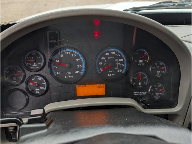 2015-international-durastar-4300-image-22