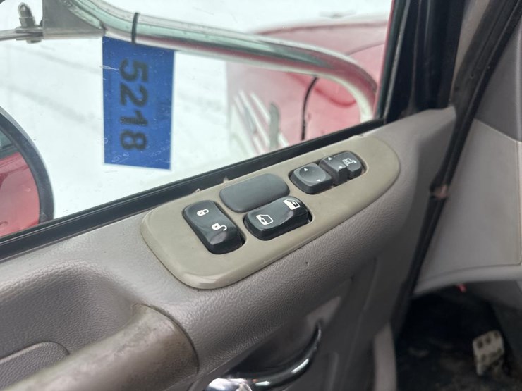 2007-peterbilt-385-image-27