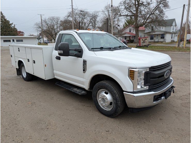 2018-ford-f350-image-3