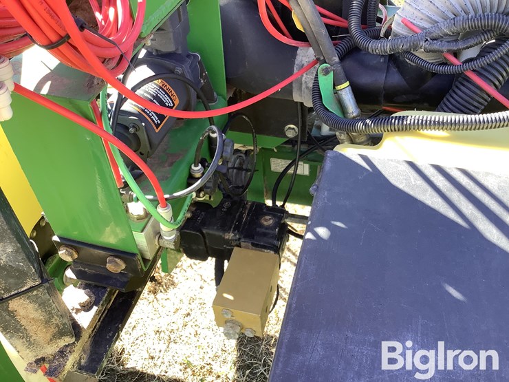 john-deere-1720-image-12