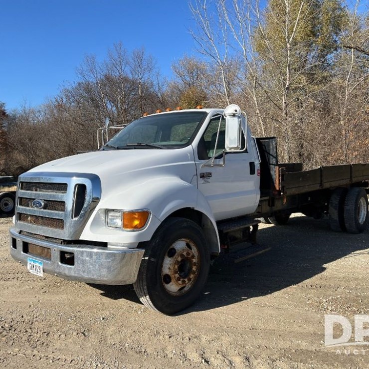 FORD F650 XLT