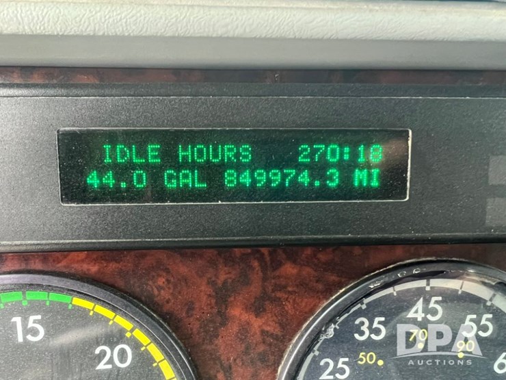 1999-freightliner-flc120-image-18