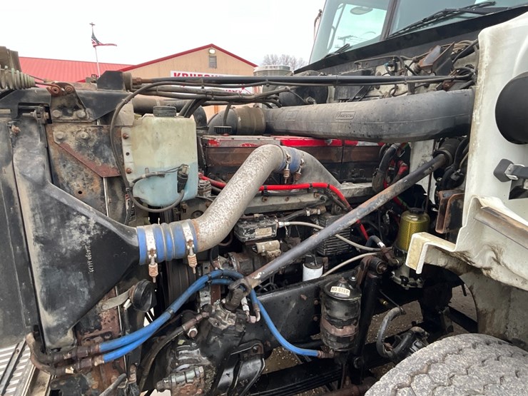 2015-western-star-4900sa-image-19