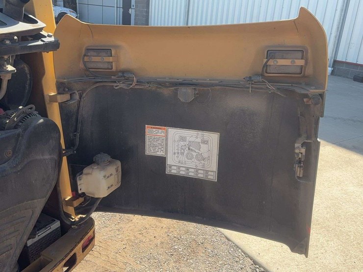 caterpillar-246-image-10