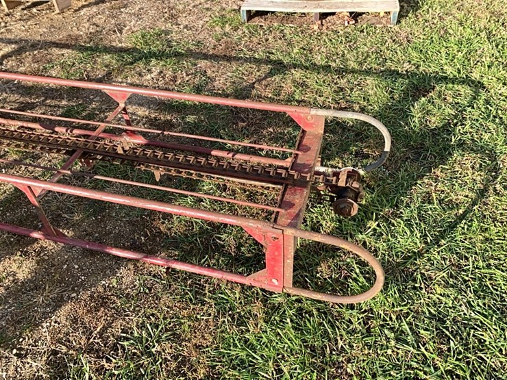 ih-15-bale-elevator-with-motor---16’-image-2