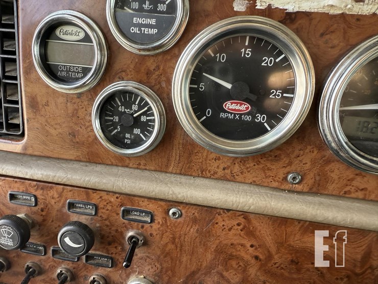 2004-peterbilt-379-image-64