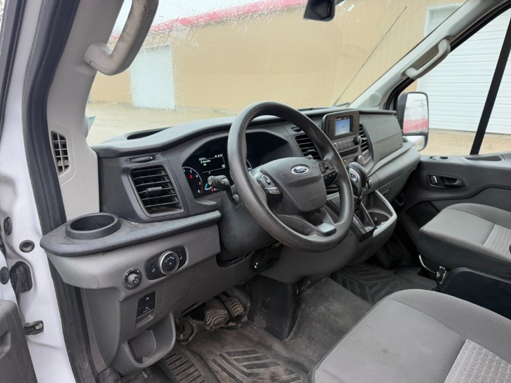 2022-ford-transit-image-15