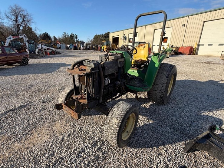 john-deere-4700-image-1